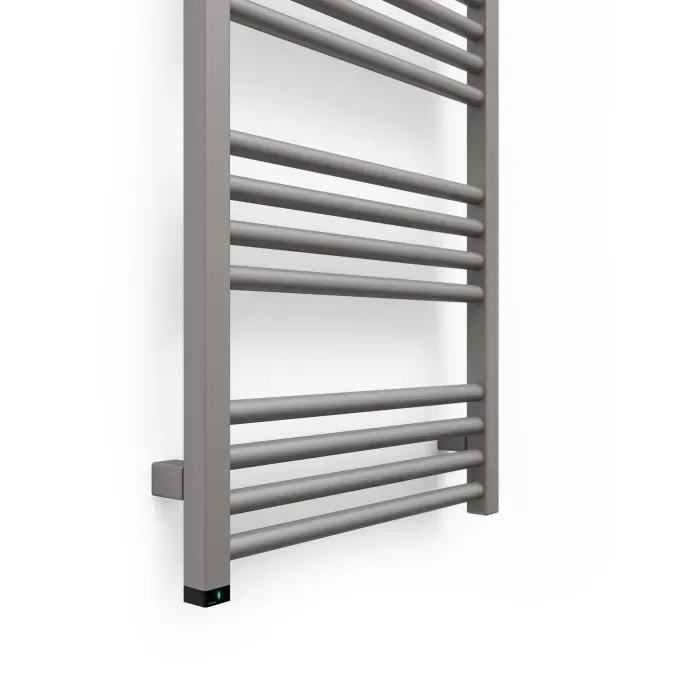Handdoekradiator Fiona One detailopname van de buisverbinding in de afwerking Sparkling Gravel