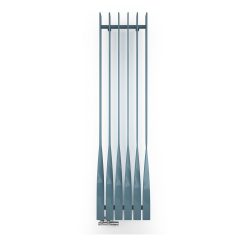 Designradiator Cyklon V tegen een witte achtergrond