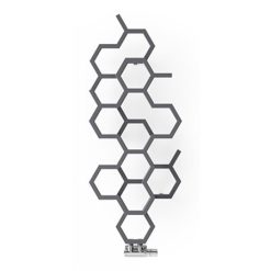 Designradiator Hex V tegen een witte achtergrond