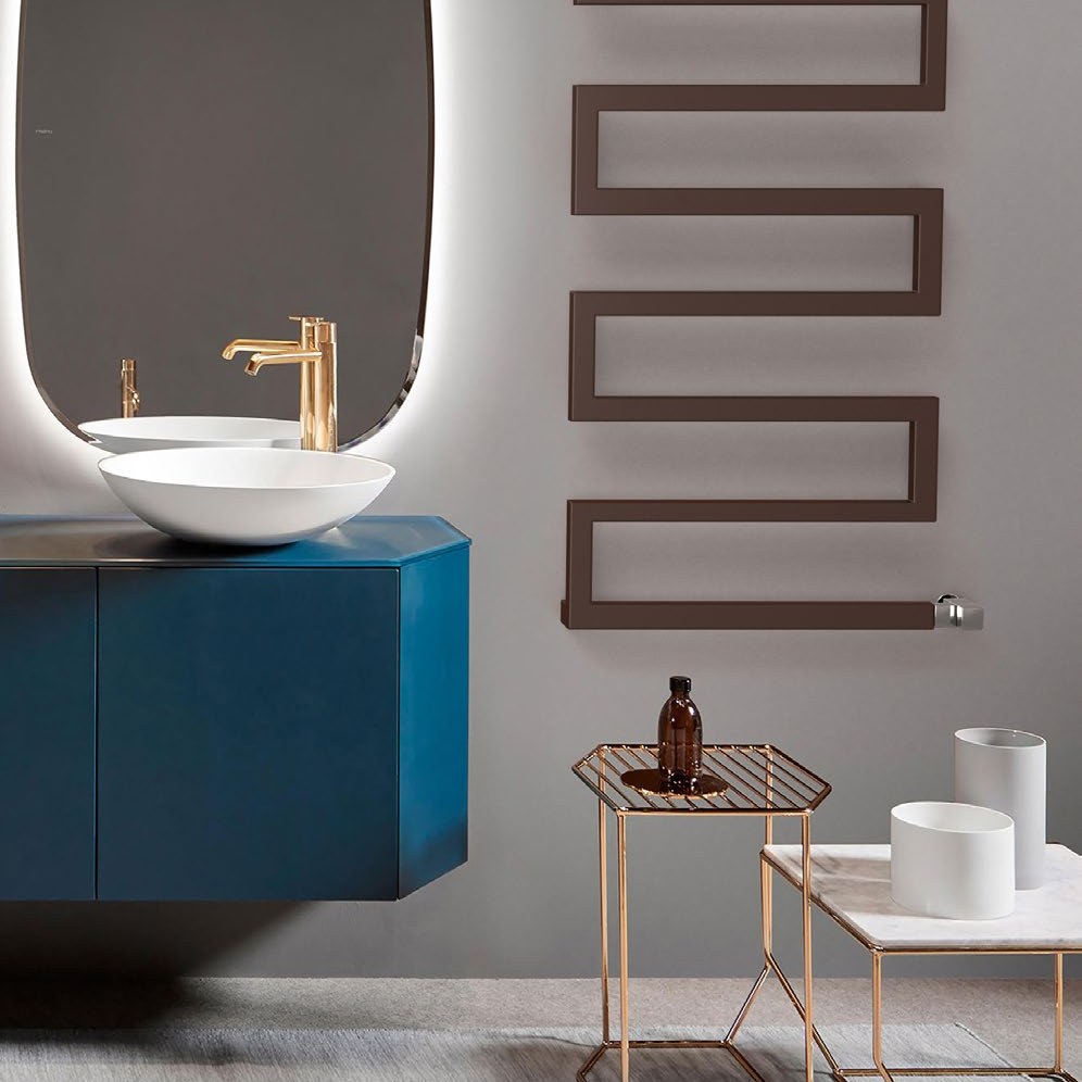 Handdoekradiator Serpentine in een interieur