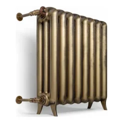 Gietijzeren radiator Plain 3K in een messingkleurige afwerking, schuin aanzicht